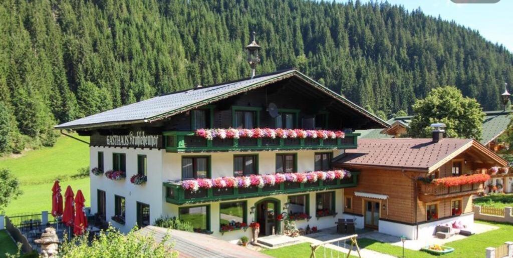 Hotel Gasthof Krahlehenhof フィルツモース エクステリア 写真